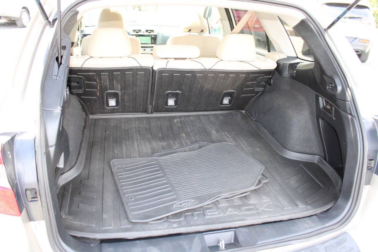Used 2017 Subaru Outback 2.5i Premium AWD/4WD image 25