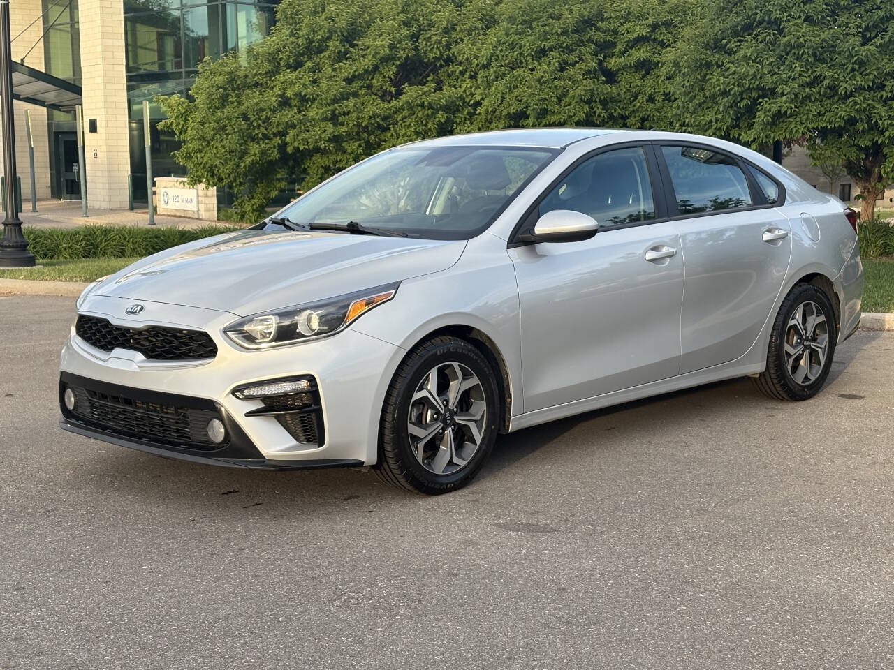 Used 2021 Kia Forte LXS FWD image 1