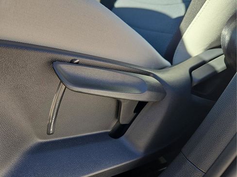 New 2026 Volkswagen Taos S image 18