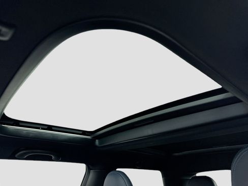 Certified 2025 MINI Cooper 2-Door Hardtop image 21