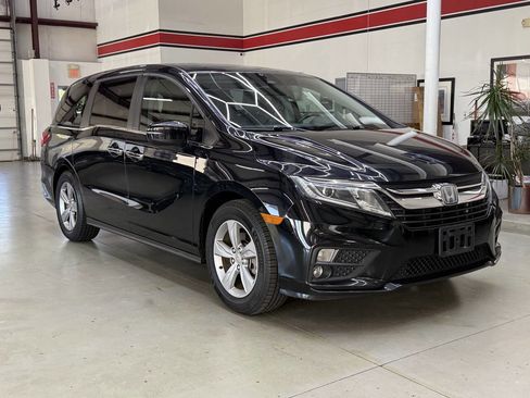 Used 2018 Honda Odyssey EX-L image 2