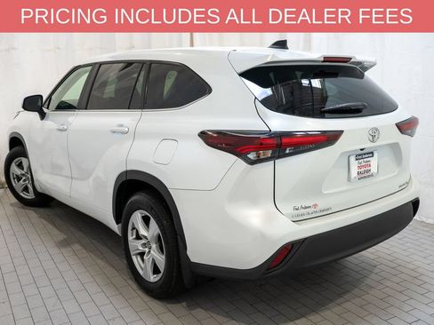 Certified 2025 Toyota Highlander LE AWD/4WD image 3