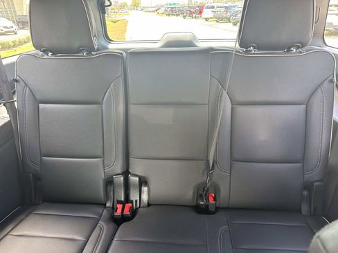 Used 2025 Chevrolet Suburban Premier image 14