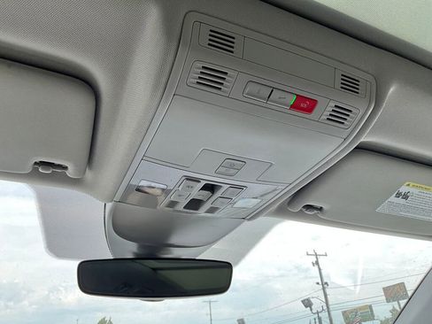 New 2025 Volkswagen Taos SE image 15