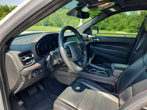 Used 2024 Dodge Durango GT RWD image 15