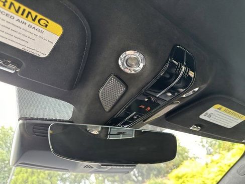 Used 2025 Aston Martin V8 Vantage Coupe image 27