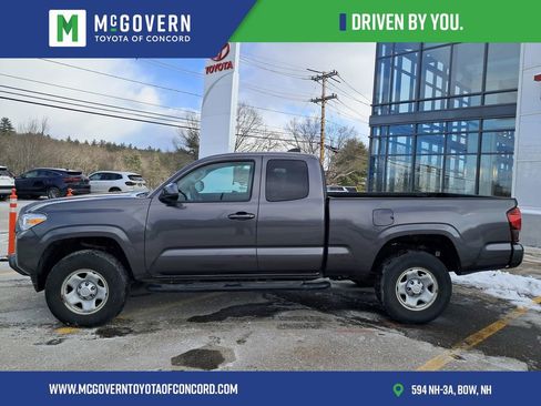 Used 2023 Toyota Tacoma SR image 2