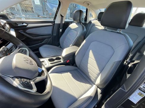 Used 2025 Volkswagen Jetta SE image 35