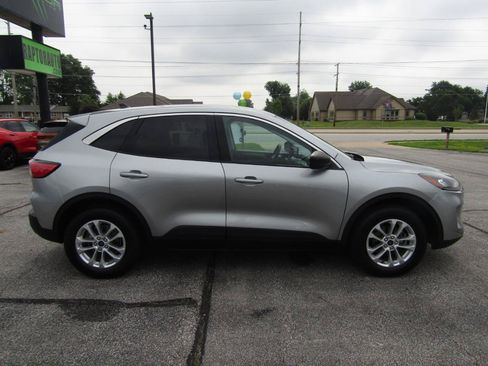 Used 2022 Ford Escape SE w/ Cold Weather Package AWD/4WD image 9