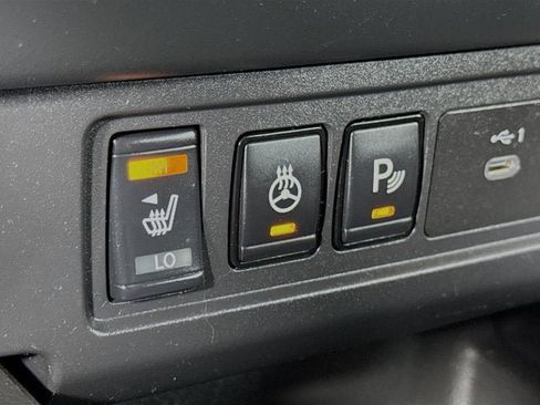 Used 2023 Nissan Frontier SV w/ SV Convenience Package image 16