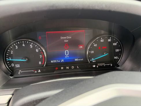 Used 2023 Ford Explorer XLT w/ Equipment Group 202A AWD/4WD image 17