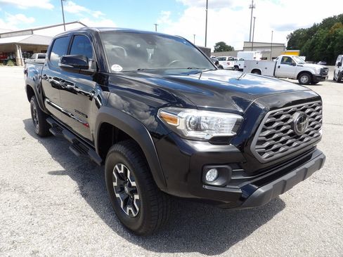 Used 2022 Toyota Tacoma TRD Off-Road w/ Technology Package RWD image 11