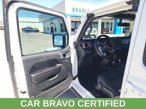 Used 2021 Jeep Gladiator Mojave AWD/4WD image 23