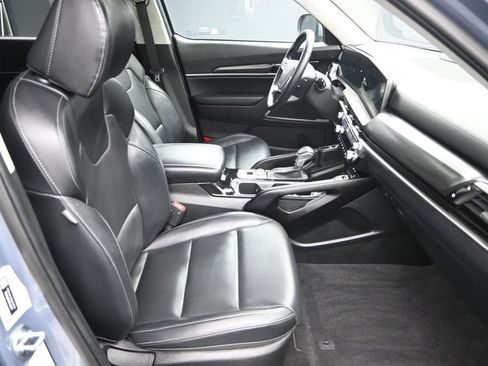 Used 2025 Kia Telluride S AWD/4WD image 41