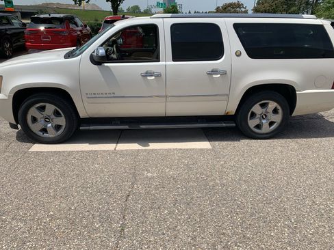Used 2010 Chevrolet Suburban LTZ AWD/4WD image 7