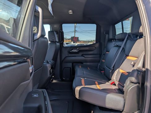 Used 2023 GMC Sierra 1500 AT4 w/ Technology Package AWD/4WD image 7