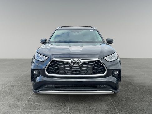 New 2026 Toyota Highlander Platinum AWD/4WD image 8