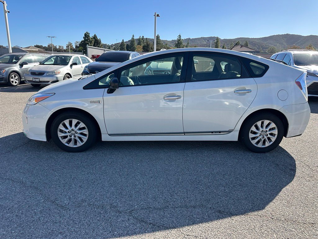 Used 2013 Toyota Prius Prime Plug-In Hybrid FWD image 2