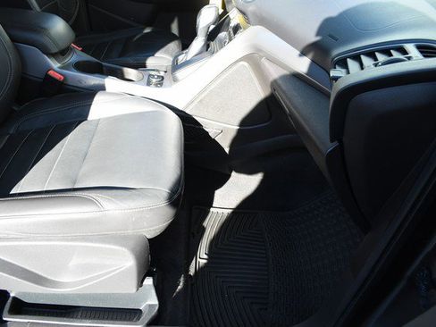 Used 2016 Ford Escape SE image 25