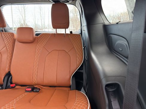 New 2026 Chrysler Pacifica Pinnacle w/ Trailer Tow Group image 36