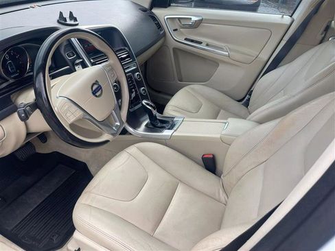 Used 2015 Volvo XC60 T5 w/ Protection Package image 11