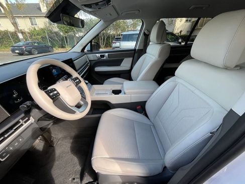 Used 2025 Hyundai Santa Fe SEL image 29