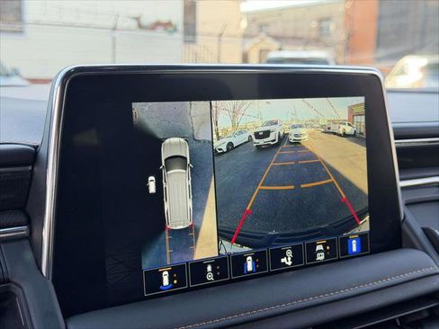 Used 2024 GMC Yukon XL AT4 w/ Technology Package image 27