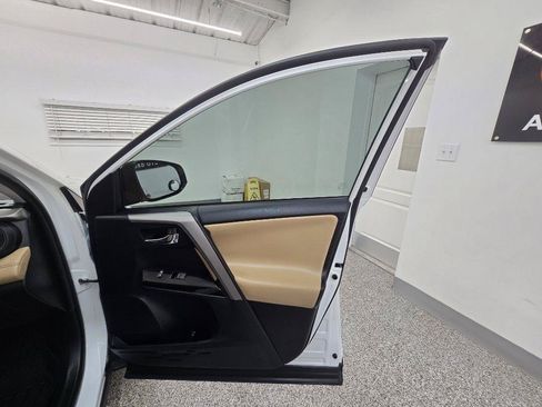 Used 2018 Toyota RAV4 Limited w/ Advanced Technology Package FWD image 29