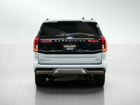 Used 2025 Ford Expedition Max Platinum w/ Driver's Package AWD/4WD image 4