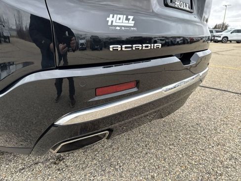 Certified 2023 GMC Acadia Denali w/ Denali Ultimate Package image 4