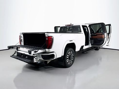Used 2024 GMC Sierra 3500 Denali Ultimate AWD/4WD image 26