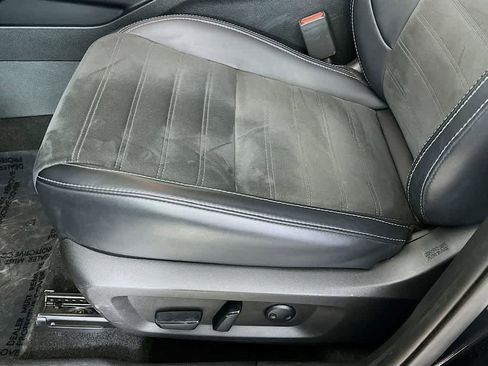 Used 2024 Mitsubishi Outlander SE image 30