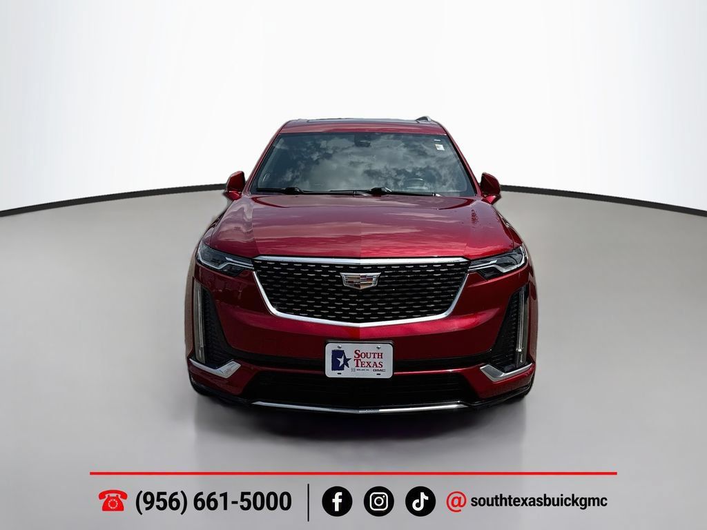 Used 2023 Cadillac XT6 Premium Luxury w/ Technology Package FWD image 2