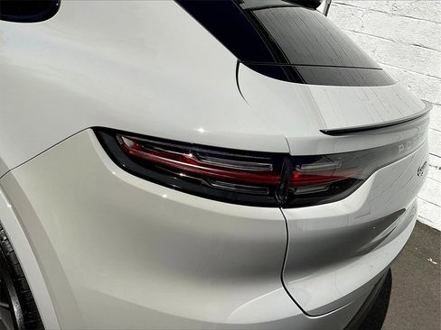 Certified 2023 Porsche Cayenne Coupe image 31