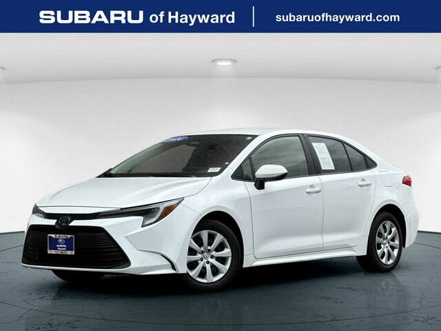 Used 2024 Toyota Corolla LE FWD image 1