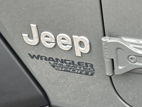 Used 2020 Jeep Wrangler Unlimited Sport AWD/4WD image 10