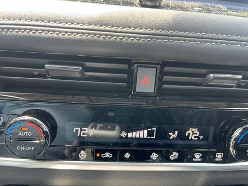 Used 2025 Nissan Rogue Platinum FWD image 19