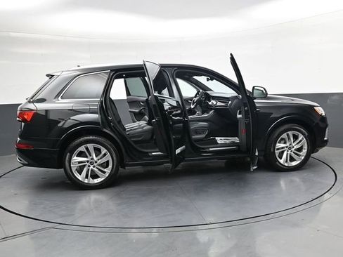 Used 2023 Audi Q7 3.0T Premium Plus AWD/4WD image 35