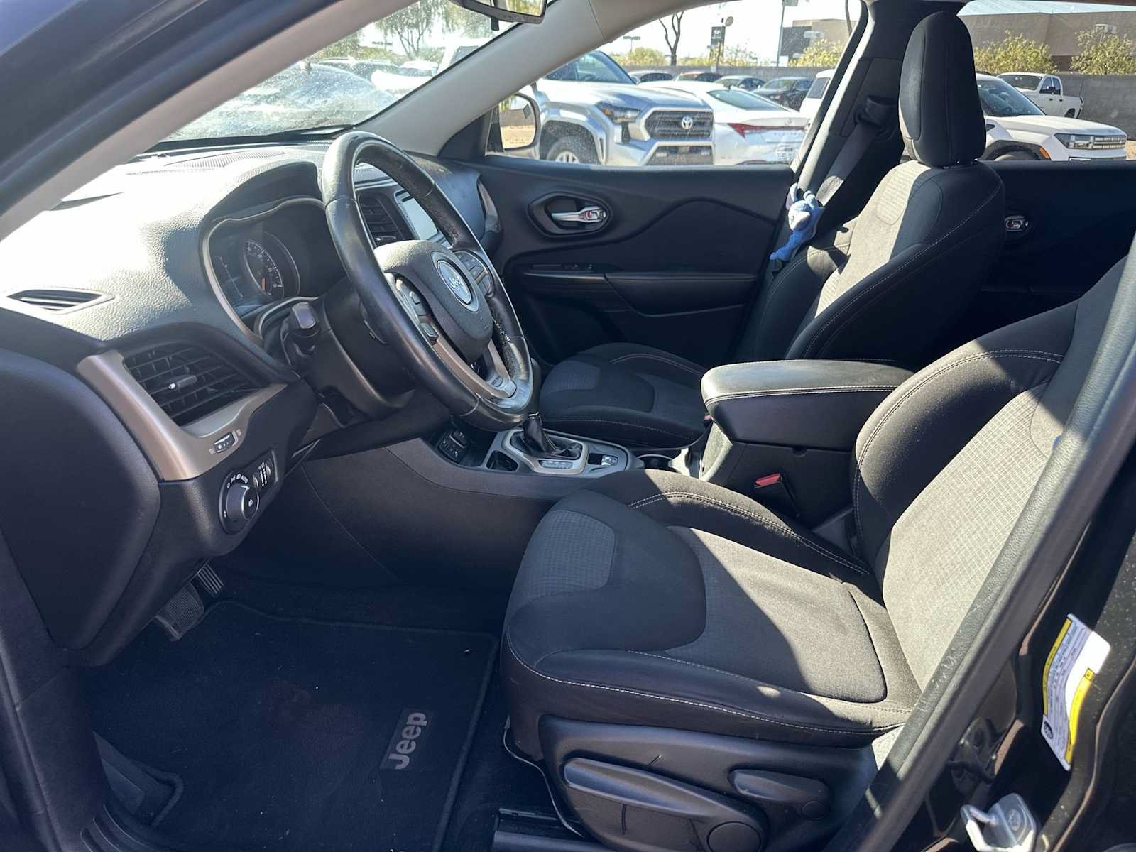 Used 2015 Jeep Cherokee Latitude FWD image 5