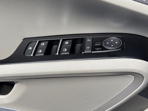 Certified 2025 Kia Soul LX image 16