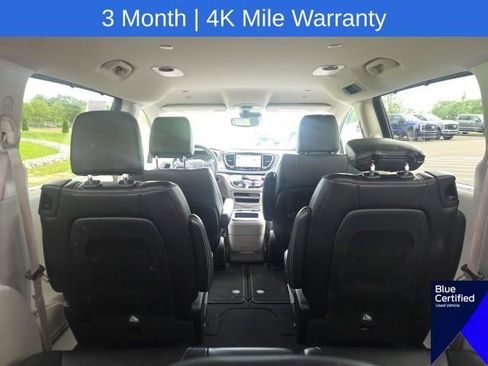 Used 2023 Chrysler Pacifica Touring-L FWD image 14