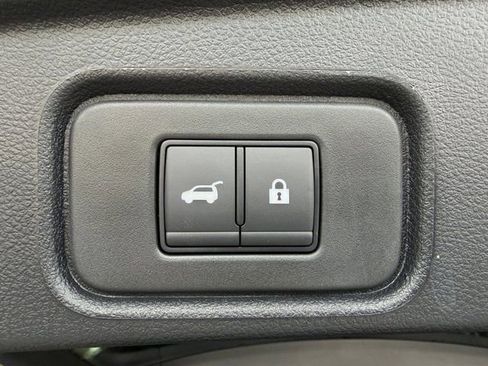 New 2026 Nissan Pathfinder SV w/ SV Premium Package FWD image 26