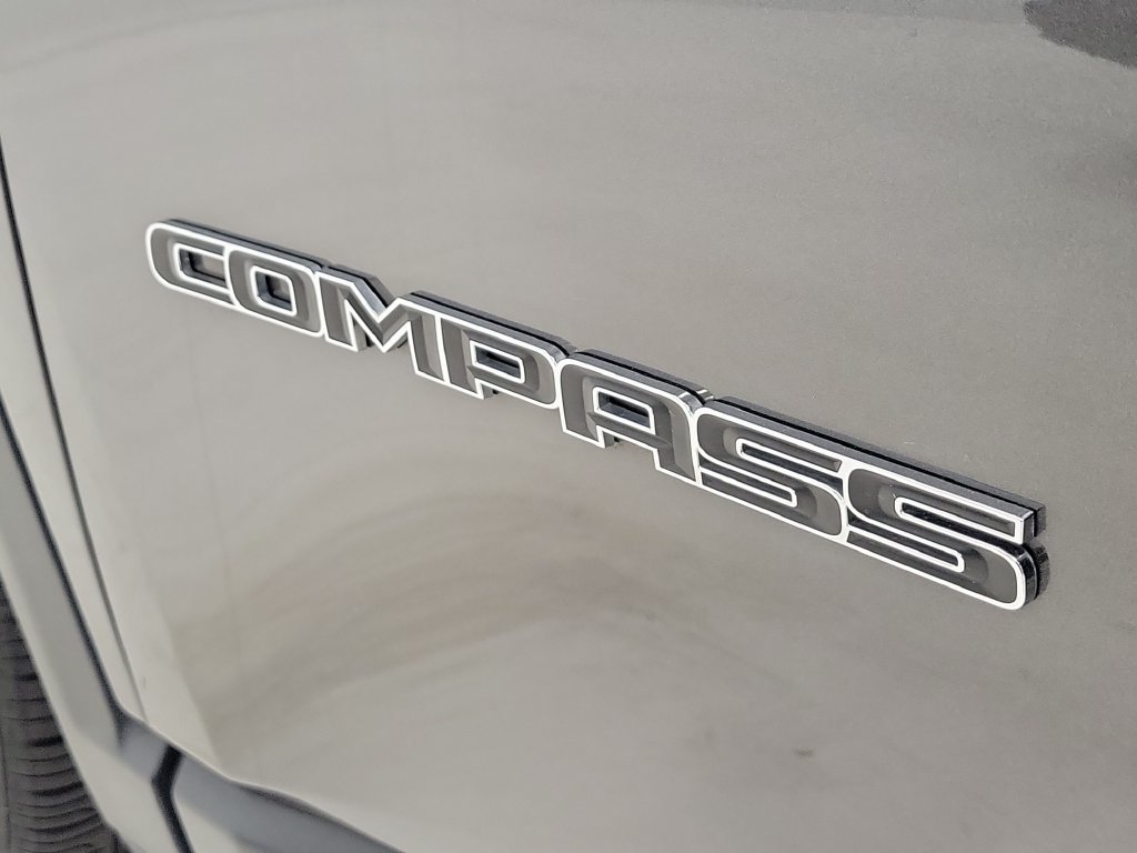 Used 2024 Jeep Compass Limited AWD/4WD image 7