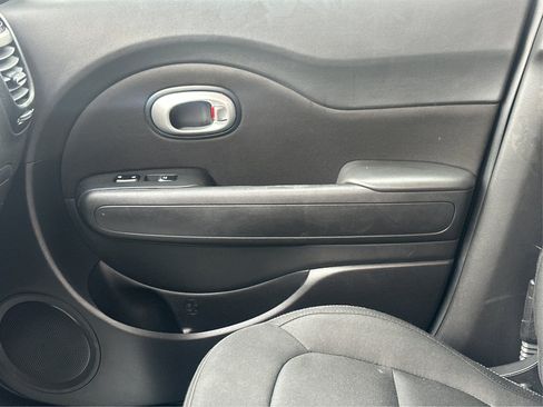 Used 2019 Kia Soul + FWD image 29