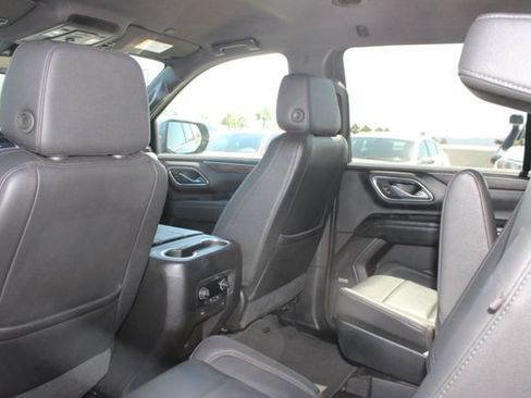 Used 2021 Chevrolet Suburban LT AWD/4WD image 8