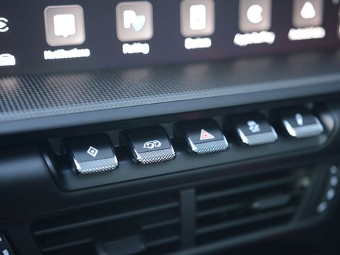 Used 2025 Porsche 911 Carrera GTS image 30