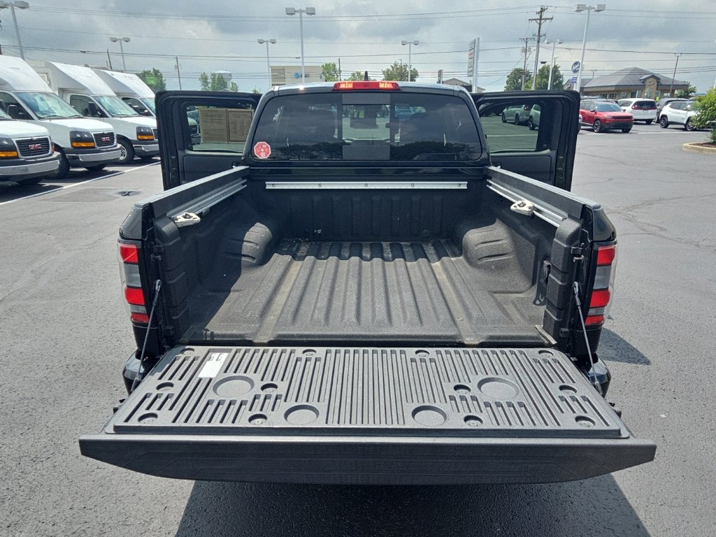 Used 2023 Nissan Frontier PRO-4X w/ Pro Convenience Package AWD/4WD image 13