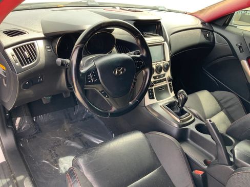 Used 2016 Hyundai Genesis Coupe 3.8 RWD image 18