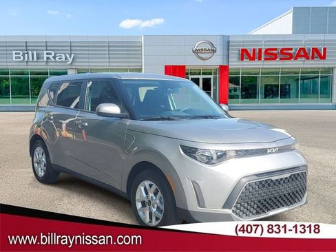 Used 2025 Kia Soul LX FWD image 1