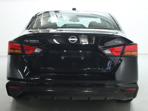Used 2024 Nissan Altima 2.5 SV FWD image 41